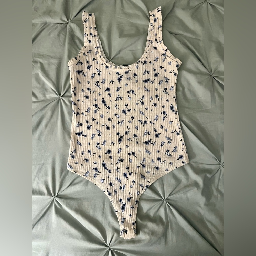 Wild Fable Cream and Blue Bodysuit with Delicate Floral Design
